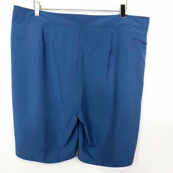 Like New Vineyard Vines Solid Board Shorts With Contrast Taping in men's size 38 - Picture 3 of 6